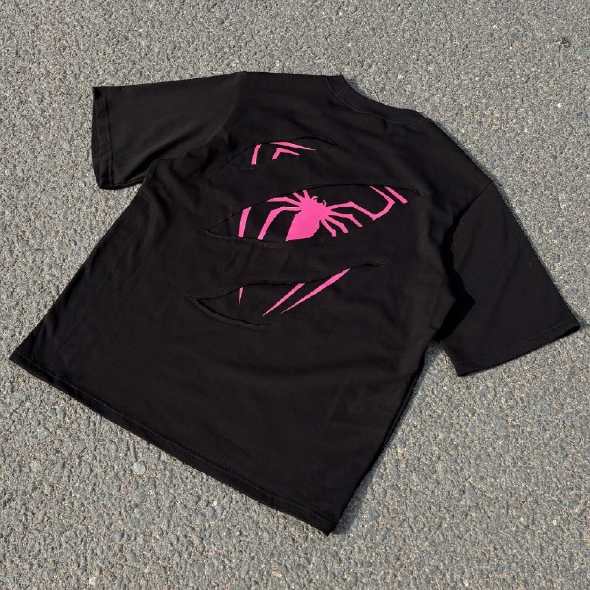 Чёрная оверсайз-футболка Spider V2 Pink Edition, розовый паук на спине